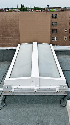 Finestra per tetti piani come uscita al tetto Komfort Duo
